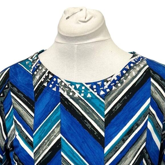 Links Geometric Chevron Long Sleeve Top With Studded Neckline - M - Picture 2 of 8